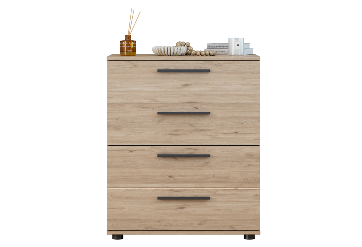 Απεικονίζεται η συρταριέρα με αντικείμενα πάνω της.